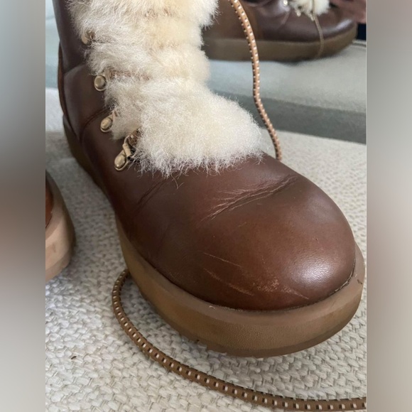Ugg Viki Water-Resistant Mixed Leather Boots-Size 9 - Picture 7 of 10
